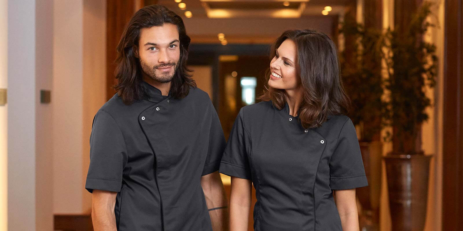 Arbeitskleidung für Reinigungskräfte, Housekeeping & Servicemitarbeiter