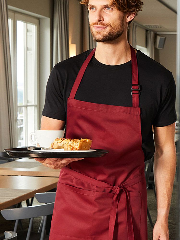 Klassische Latzschürze in Braun